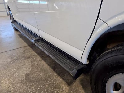 2025 Chevrolet Express Passenger 1LT