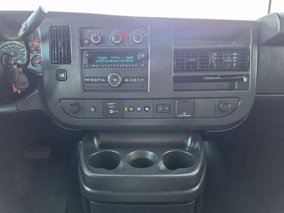 2025 Chevrolet Express Passenger 1LT
