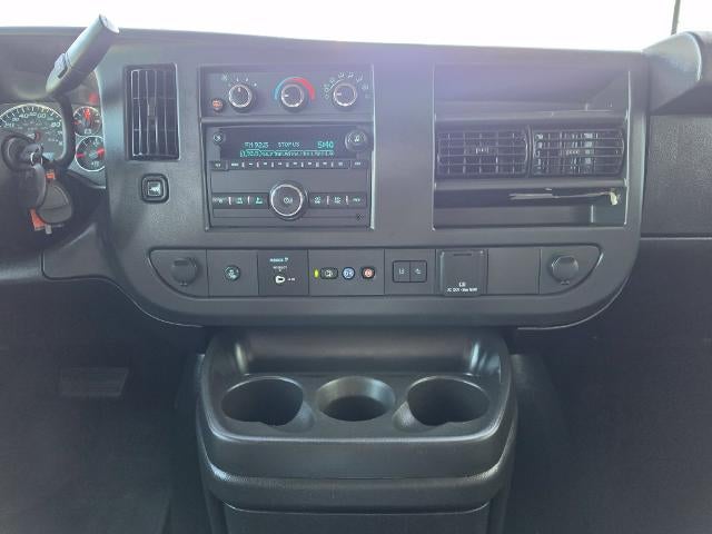 2025 Chevrolet Express Passenger 1LT