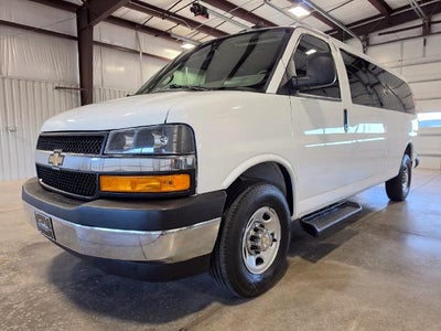 2025 Chevrolet Express Passenger 1LT