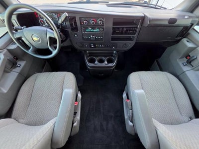 2025 Chevrolet Express Passenger 1LT