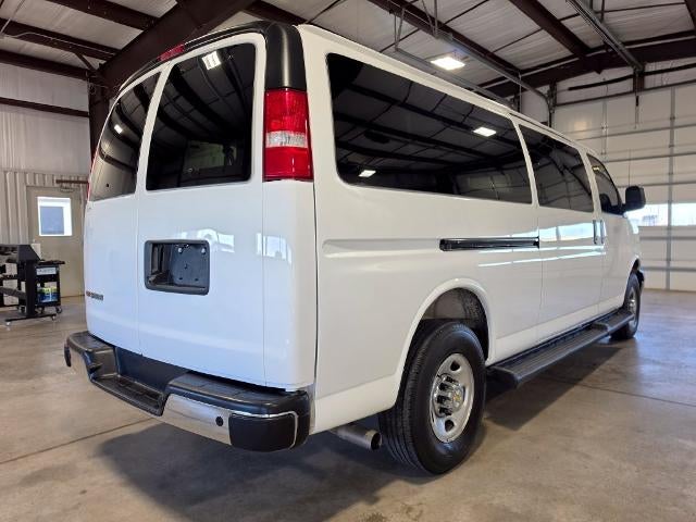 2025 Chevrolet Express Passenger 1LT