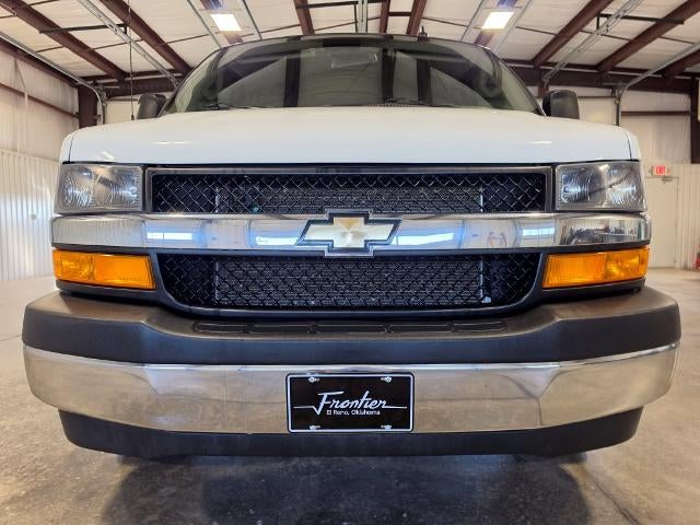 2025 Chevrolet Express Passenger 1LT