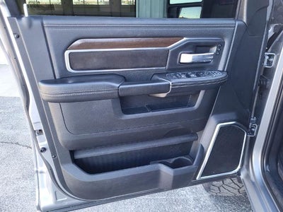 2024 RAM 3500 Laramie Crew Cab 4x4 8' Box