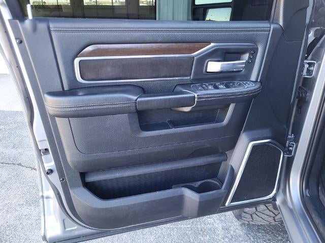 2024 RAM 3500 Laramie Crew Cab 4x4 8' Box